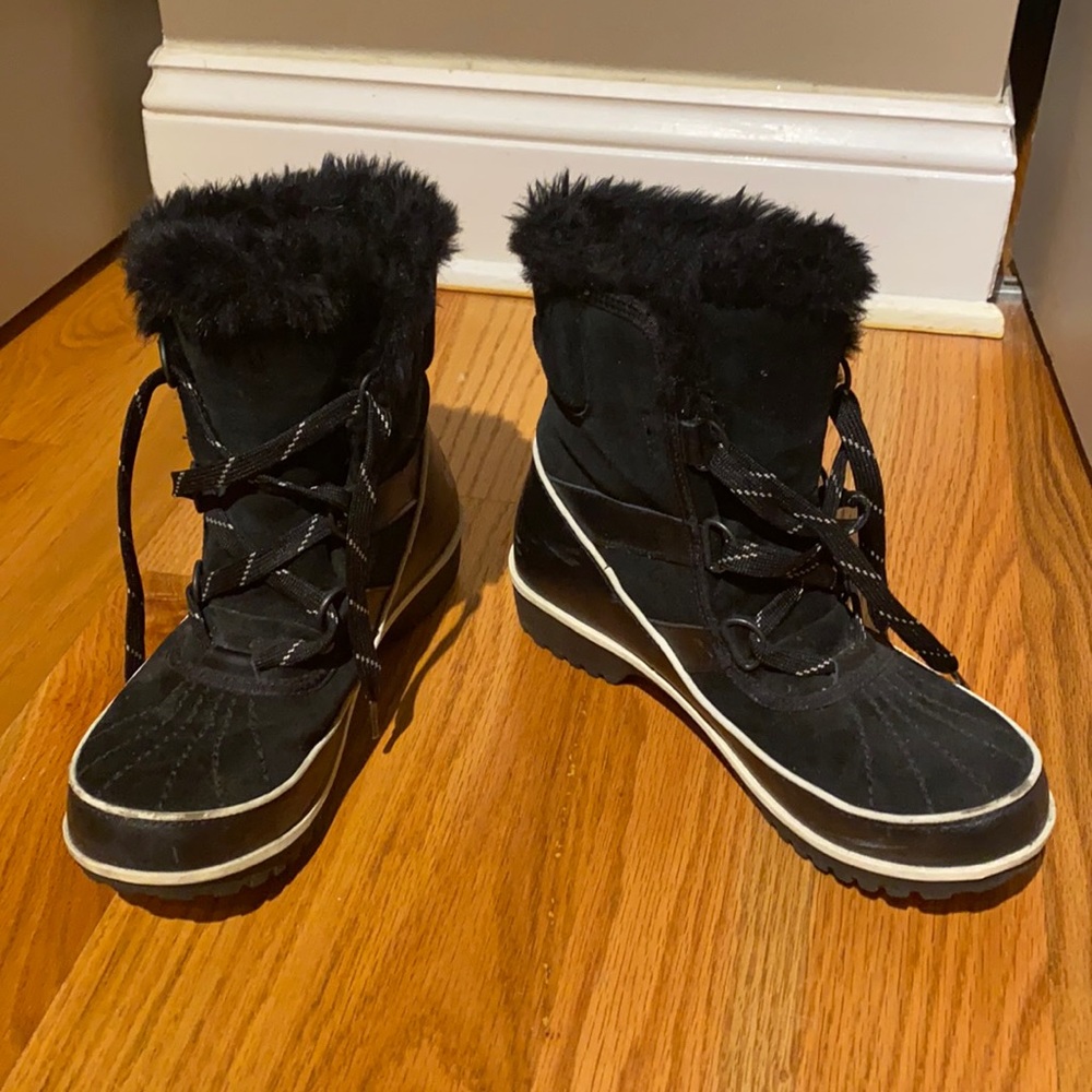 Black Sorel Winter Boots